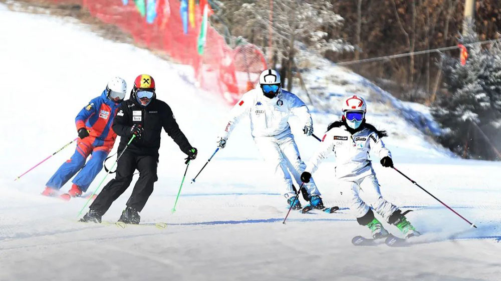 第13届中国·大连（安波）国际温泉滑雪节现场.jpg